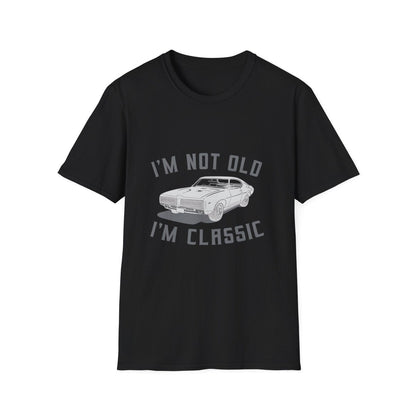 Schwarzes T-Shirt mit Vintage-Design und Schriftzug I'm Not Old I'm Classic sowie klassischem Muscle Car Motiv von True Insights.