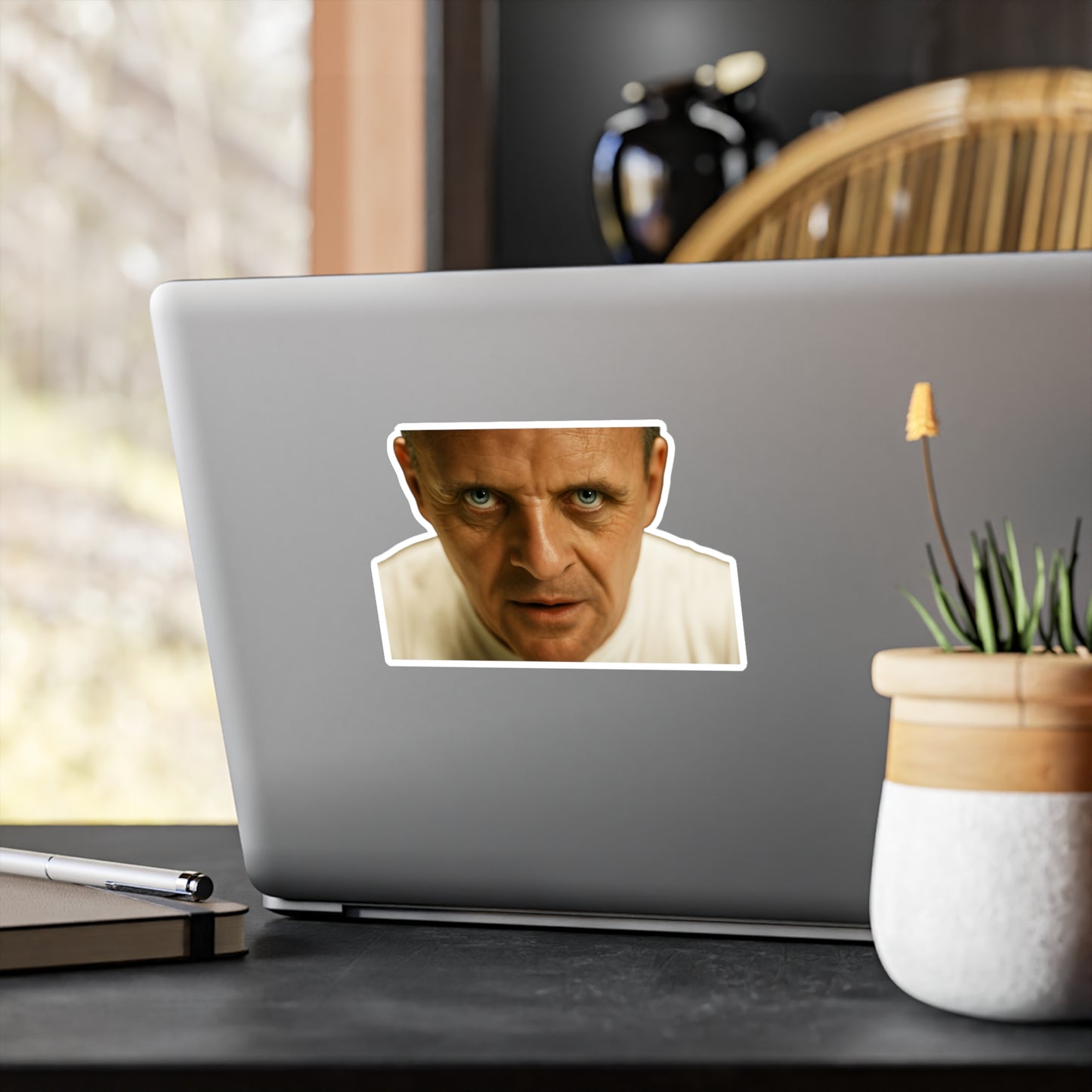 Intensiver Blick Portrait Sticker – Dramatisches Gesicht Aufkleber für Film-Fans & Deko