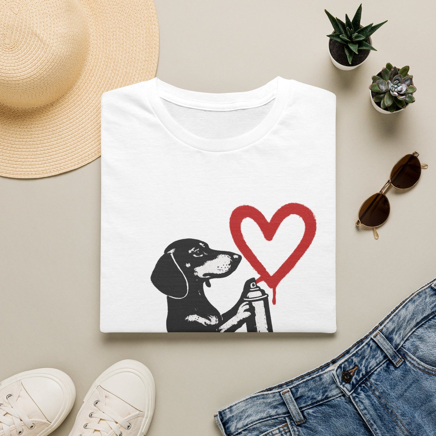 Dackel mit Sprühdose Herz T-Shirt Unisex – Street Art Graffiti Hund Motiv, perfektes Geschenk für Dackelliebhaber & Valentinstag