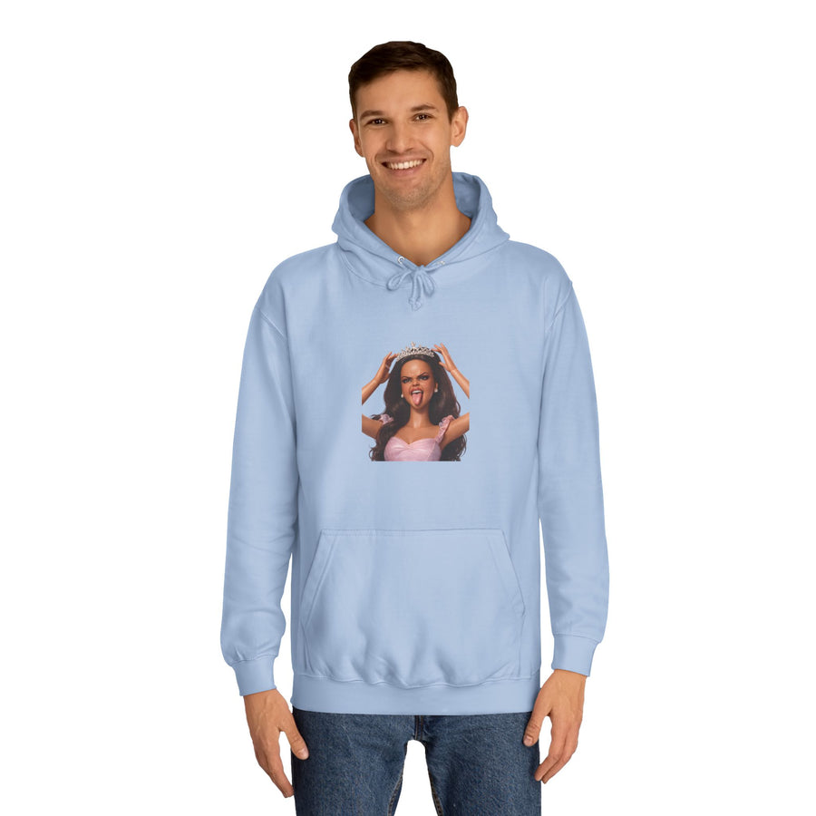 True Insights Barbicore Prinzessin Hoodie – Freches Puppen-Motiv mit Krone und Zunge raus