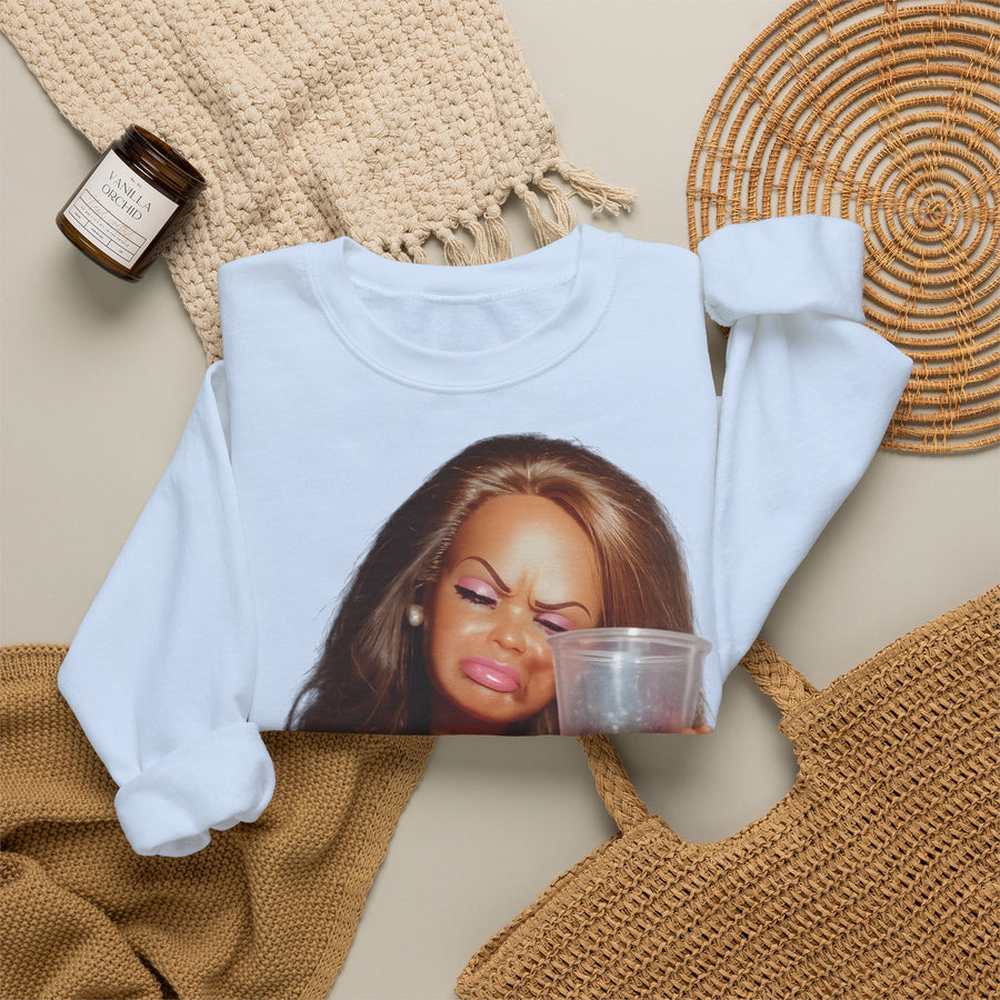 True Insights Sweatshirt Doll Meme Barbicore Pink Drink Motiv als Detailansicht des Stoffs
