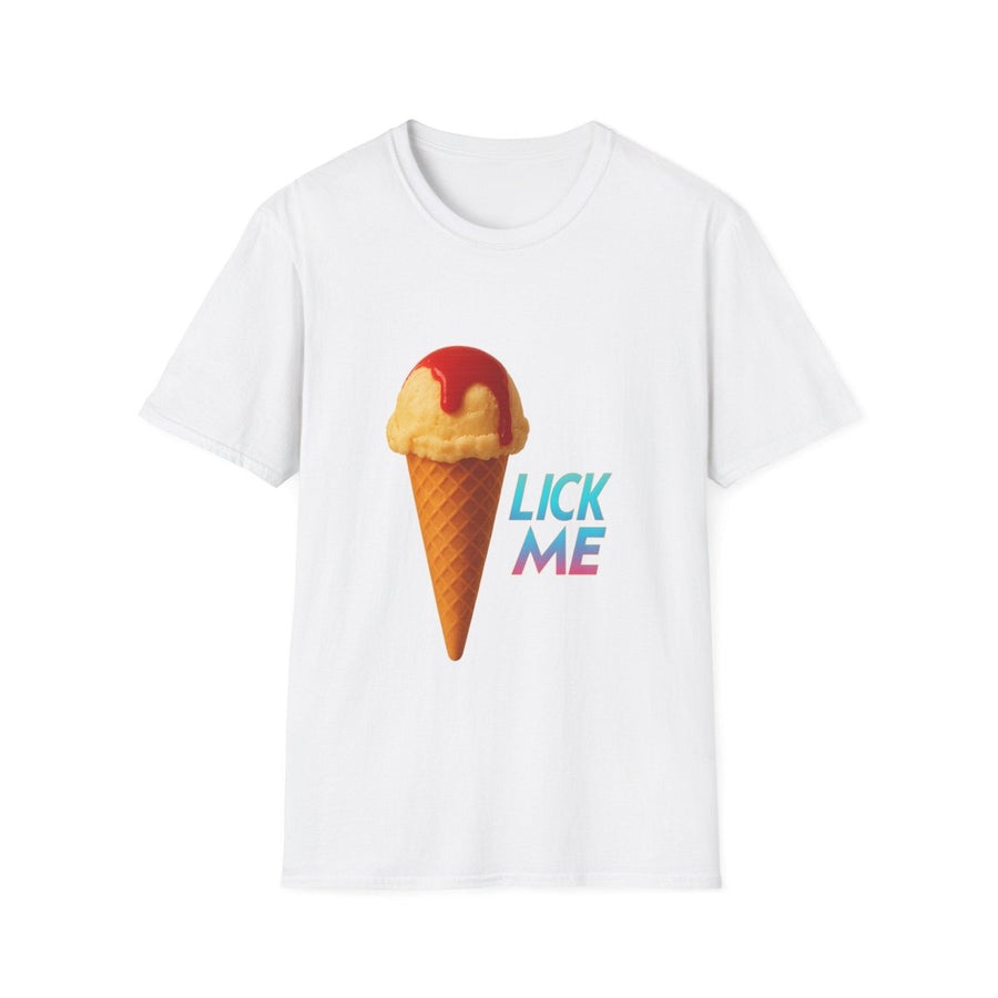 Weisses T-Shirt mit Eis-Motiv und Schriftzug Lick-Me im bunten Pop-Art-Stil fuer Sommer-Fans.
