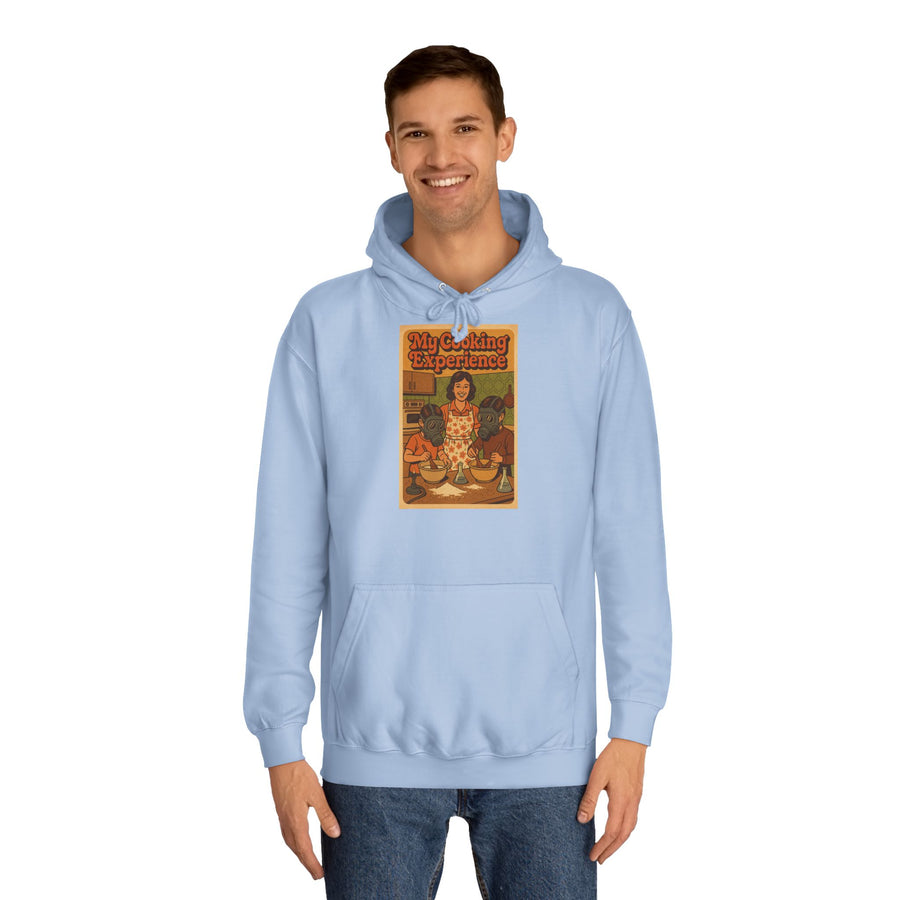 My First Cooking Experience Hoodie – Retro-Motiv mit Gasmasken in der Küche