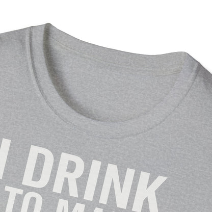 „I drink to make other people more interesting.“ no Background – Ernest Hemingway – Freches Satire-Design für mutige Statements | True Insights