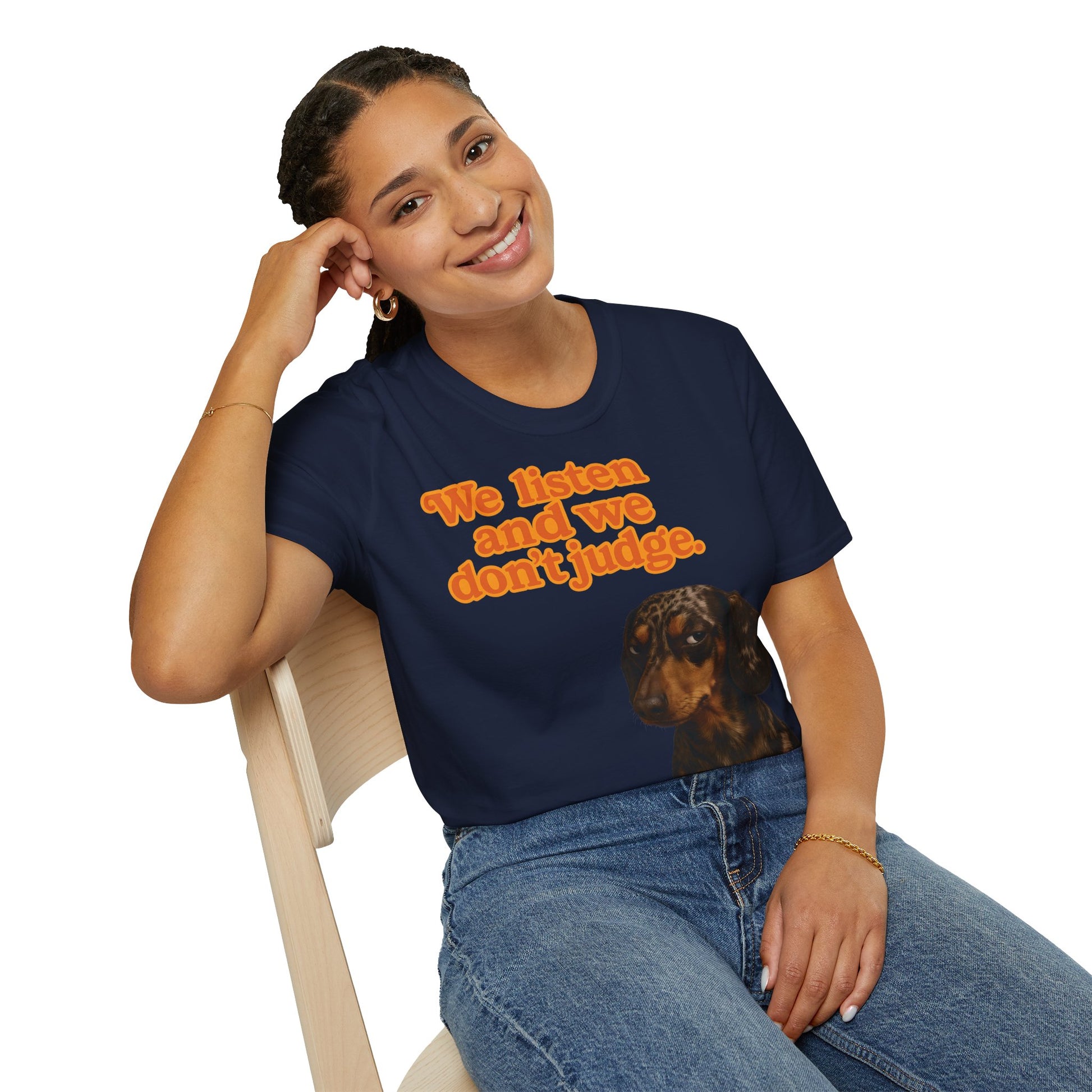 Dackel Shirt – „We listen and we don’t judge.“ | Lustiges Hunde T-Shirt