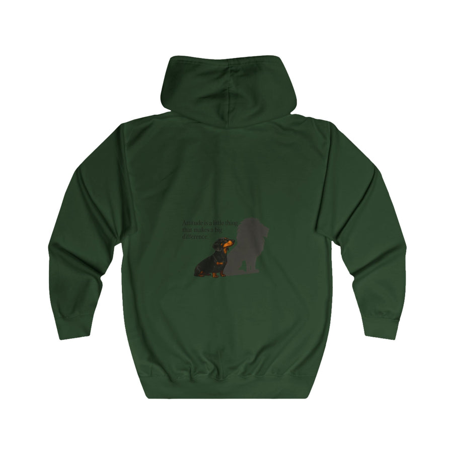 Dackel mit Spruch Zip-Hoodie – „Attitude is a little thing…“ Dackel mit Löwen-Schatten