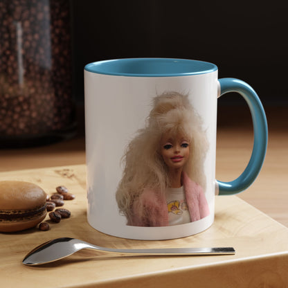Retro 80er Puppe Tasse | Kultige Blondine mit Föhnfrisur & rosa Jacke | Kaffeebecher Geschenk für Nostalgie- & Barbie-Fans