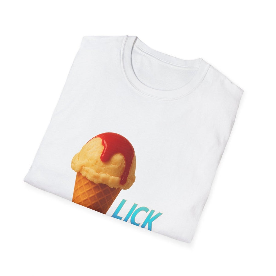 Weißes T-Shirt mit Eis-Cone-Motiv und Schriftzug Lick im Pop-Art-Stil fuer Sommer-Fans. True Insights: Cotton Crew Neck.