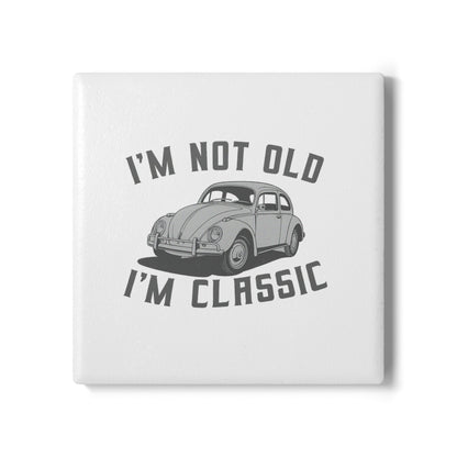 VW Käfer Untersetzer – „I’m Not Old, I’m Classic“ – Lustiger Keramik Coaster mit Kult-Käfer & Korkrückseite