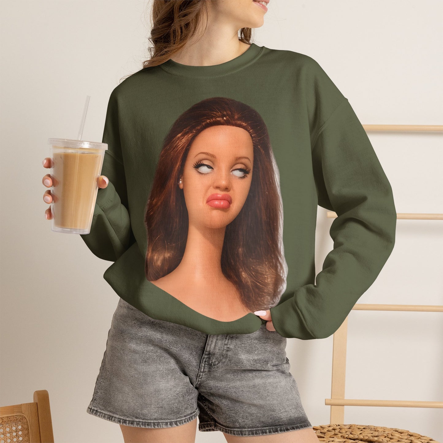 Lustiges Puppen-Gesicht T-Shirt | Genervter Blick Meme Shirt | Ironisches Statement Geschenk für Frauen