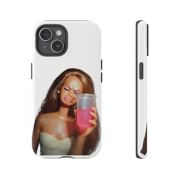 Pink Drink Doll – Grappig telefoonhoesje voor iPhone & Samsung