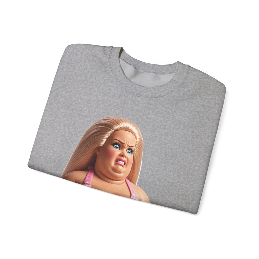 True Insights Genervte Blondine Sweatshirt – Lustiges Statement-Motiv mit Bikini-Puppe