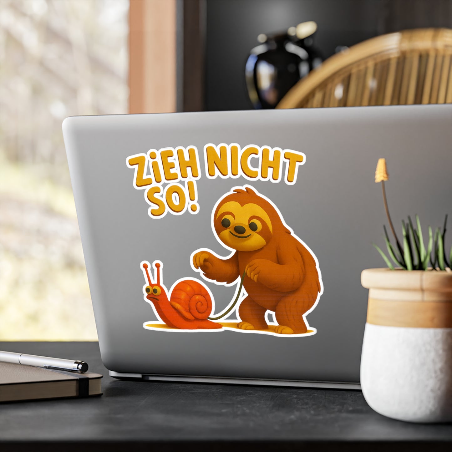 Faultier mit Schnecke Sticker - Zieh nicht so! Lustiger Spruch