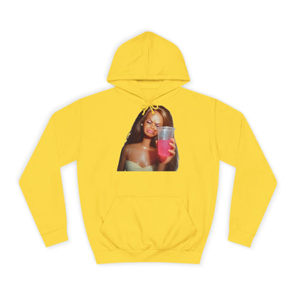 Doll Meme Barbicore Hoodie – Funny Sad Doll mit Pink Drink Kapuzenpullover für Meme-Fans & Pop-Culture-Liebhaber