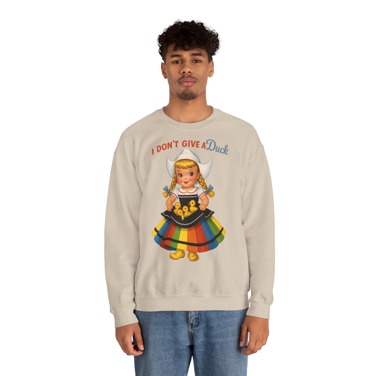 Sweatshirt – I Don't Give a Duck | Nostalgisches Vintage-Mädchen mit Küken – Humorvoll & Originell | True Insights Design mit Humor
