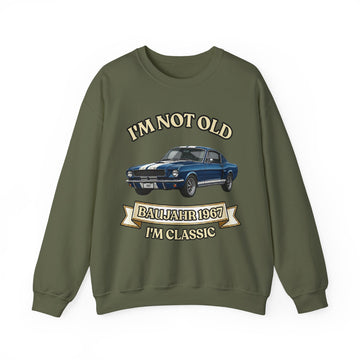 Geschenk zum 60. Geburtstag – Pullover Jahrgang 1967 Muscle Car – Military Green – Vorderseite