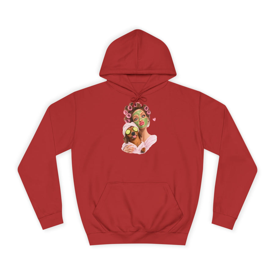 True Insights Dackel Spa Hoodie – Lustiges Wellness-Motiv mit Dackel in Fire Red