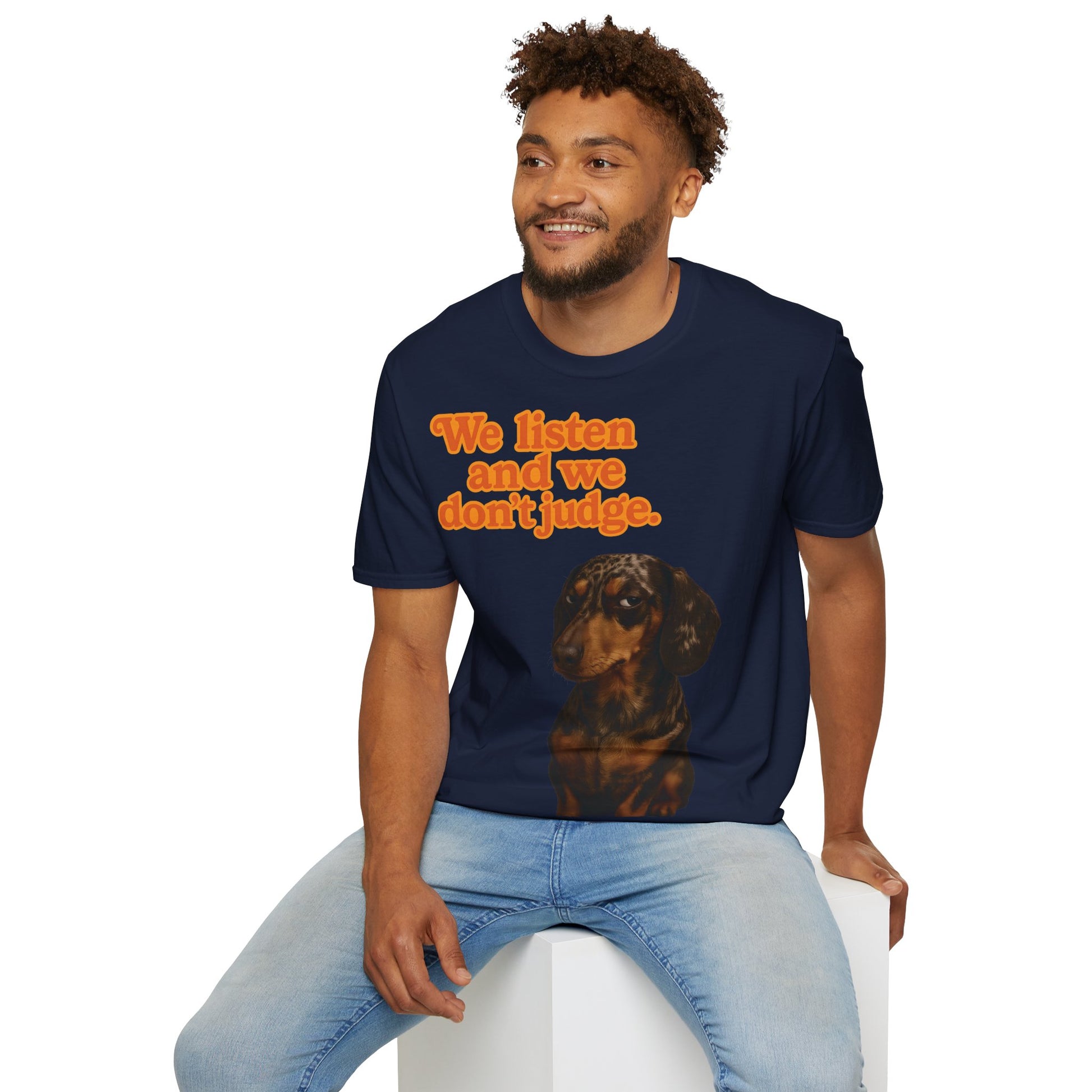 Dackel Shirt – „We listen and we don’t judge.“ | Lustiges Hunde T-Shirt