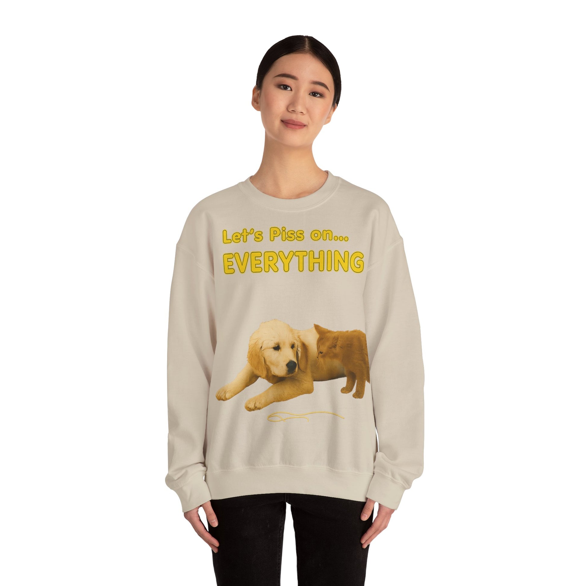 Vintage Motiv – Let’s Piss on Everything – Satirisches Sweatshirt mit Hund & Katze | True Insights Design mit Humor