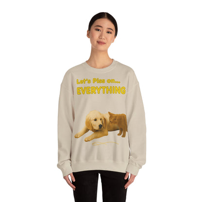 Vintage Motiv – Let’s Piss on Everything – Satirisches Sweatshirt mit Hund & Katze | True Insights Design mit Humor