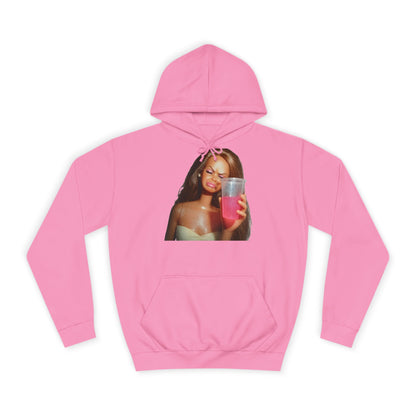 Doll Meme Barbicore Hoodie – Funny Sad Doll mit Pink Drink Kapuzenpullover für Meme-Fans & Pop-Culture-Liebhaber