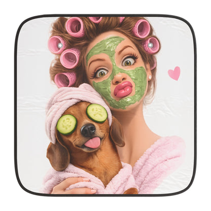 Auto-Sonnenschutz Windschutzscheibe Spa-Day Frau mit Dackel & Gesichtsmaske – lustiges KFZ-Zubehör Geschenk für Hundeliebhaber