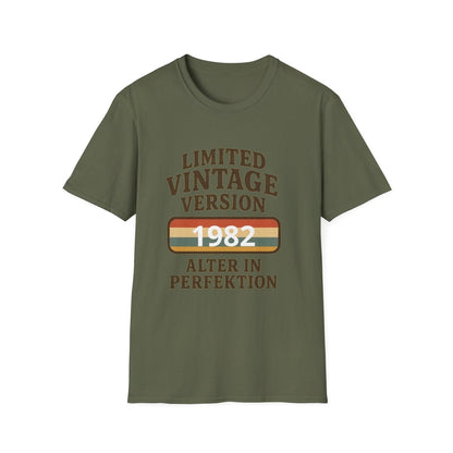Olivgruenes T-Shirt mit Schriftzug Limited-Vintage-Version 1982 Alter-in-Perfektion im 80er-Retro-Stil fuer Geburtstagsgeschenke.