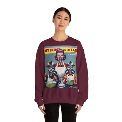Sweatshirt – My First Meth Lab Sweatshirt | Lustiger Retro Pullover mit Satire-Print | Geschenk für Breaking Bad Fans & Dark Humor Lover | True Insights Design mit Humor