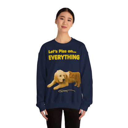 Vintage Motiv – Let’s Piss on Everything – Satirisches Sweatshirt mit Hund & Katze | True Insights Design mit Humor