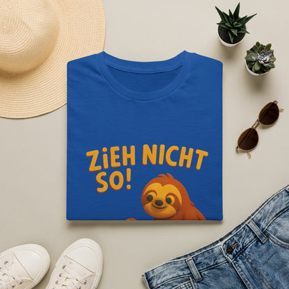 Faultier mit Schnecke an Leine T-Shirt - Zieh nicht so! Lustiges Spruch-Shirt für Geduld & Entspannung