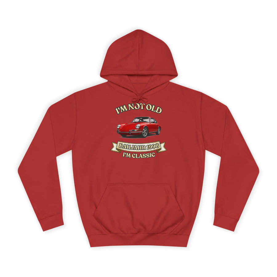 True Insights Geschenk zum 30. Geburtstag – Hoodie Jahrgang 1996 mit Porsche-Motiv | I'm Not Old I'm Classic in Fire Red