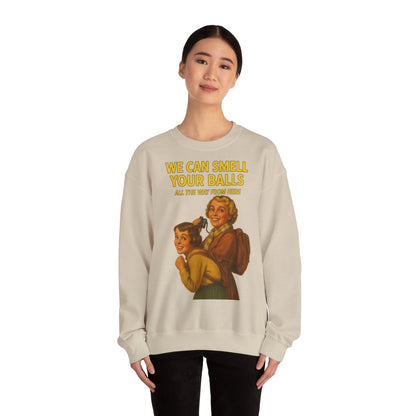 Sweatshirt – Vintage Sweatshirt – „We Can Smell Your Balls“ im Spioninnen-Stil | True Insights Design mit Humor