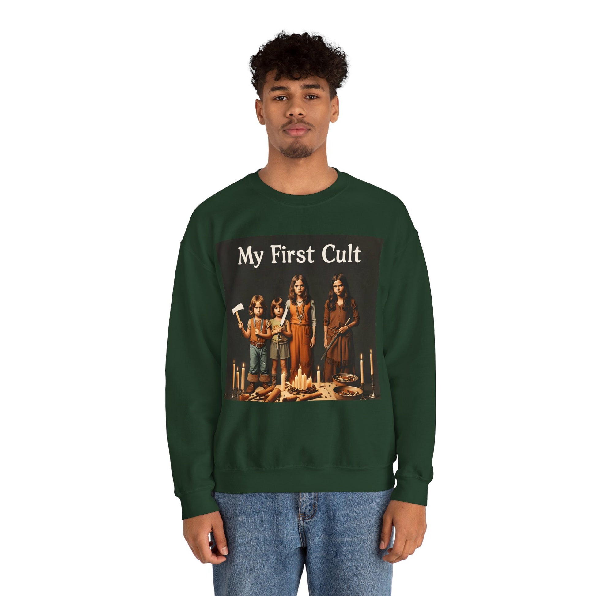 Sweatshirt – Kultig gruselig: „My First Cult“-Sweatshirt – Dark Humor für Fortgeschrittene | True Insights Design mit Humor