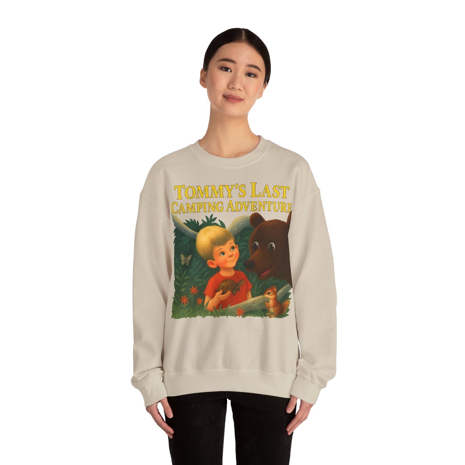 Sweatshirt – Tommy’s Last Camping Adventure Sweatshirt – Schwarzer Humor trifft Retro-Kinderbuchstil | True Insights Design mit Humor
