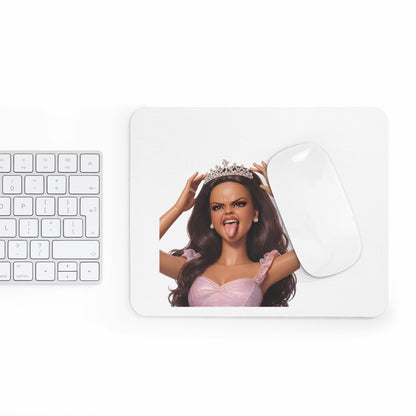 Barbicore Mauspad – Edgy Puppe mit Krone & Grimasse | Lustiges Mousepad fürs Büro & Home-Office Geschenk
