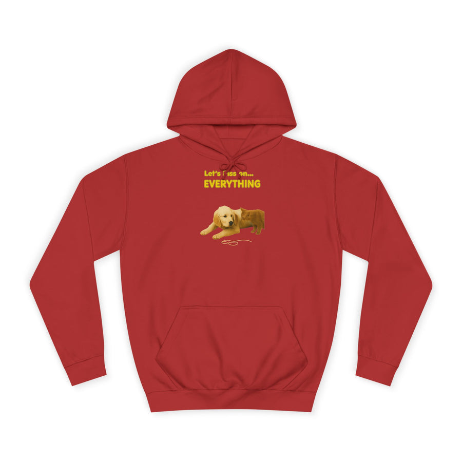 True Insights Let's Piss on Everything Hoodie – Satirisches Motiv mit Hund und Katze in Fire Red