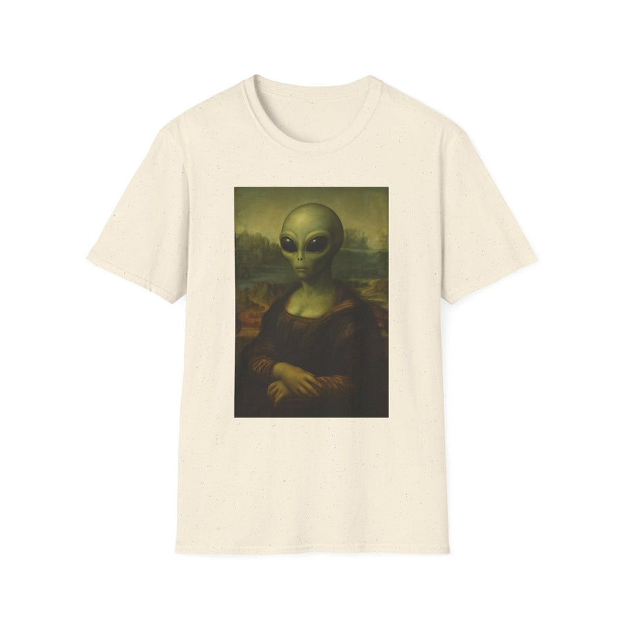 Creme T-Shirt mit Alien-Portrait im Mona-Lisa-Stil, Kunstparodie mit grünem Außerirdischen-Gesicht für Science-Fiction-Fans.