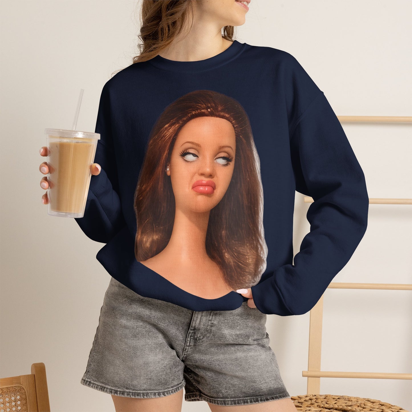Lustiges Puppen-Gesicht T-Shirt | Genervter Blick Meme Shirt | Ironisches Statement Geschenk für Frauen