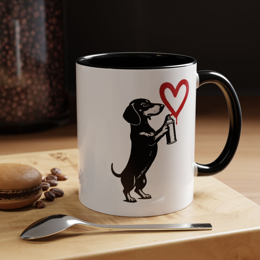 True Insights Banksy Dackel Tasse – Street-Art Kaffeebecher mit rotem Herz