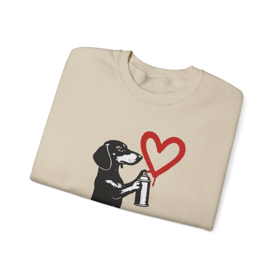 True Insights Dackel mit Sprühdose Sweatshirt – Street-Art-Graffiti-Motiv mit Herz