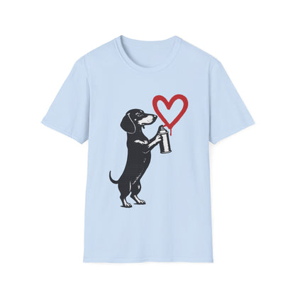 Dackel mit Sprühdose Herz T-Shirt Unisex – Street Art Graffiti Hund Motiv, perfektes Geschenk für Dackelliebhaber & Valentinstag