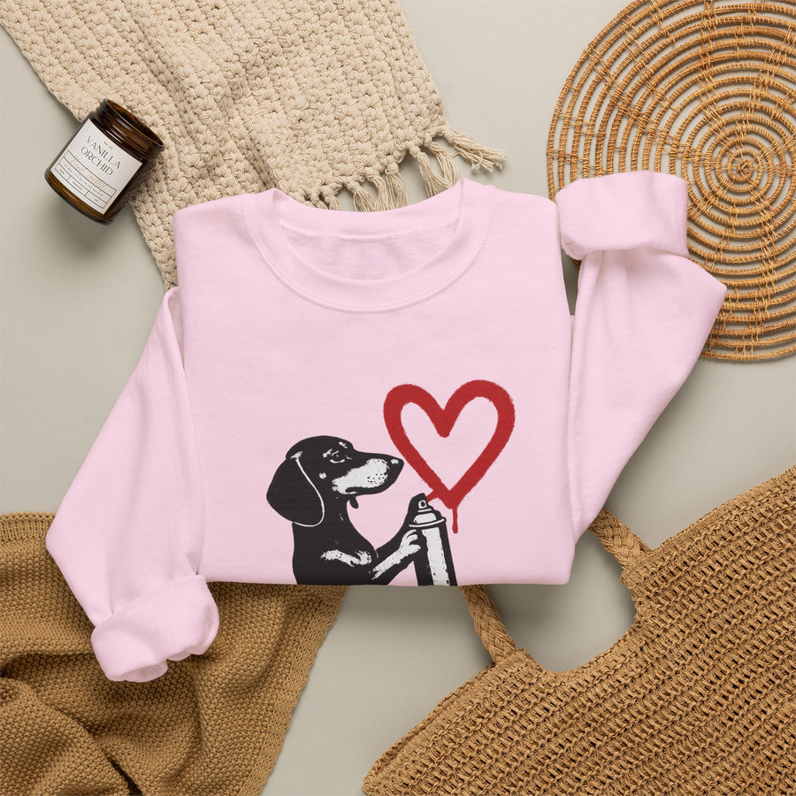 True Insights Dackel mit Sprühdose Sweatshirt – Street-Art-Graffiti-Motiv mit Herz