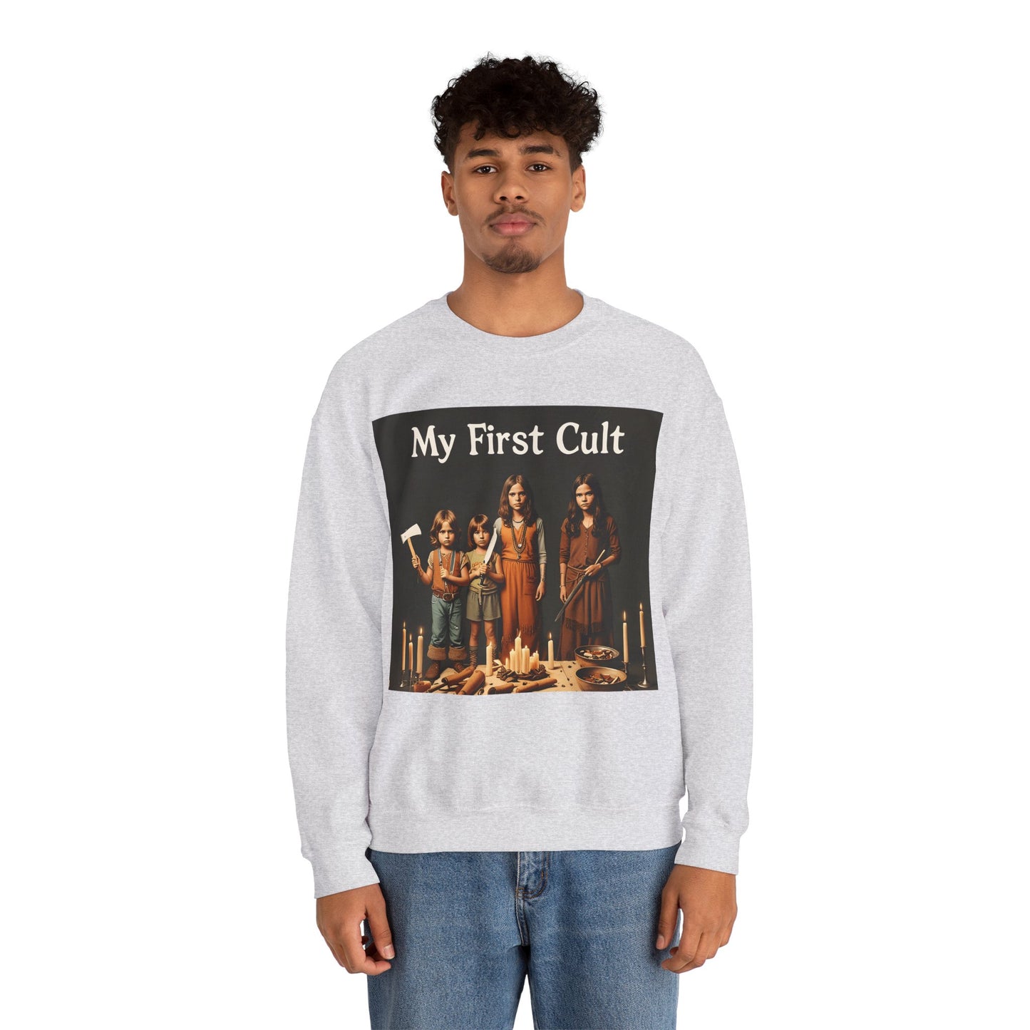 Sweatshirt – Kultig gruselig: „My First Cult“-Sweatshirt – Dark Humor für Fortgeschrittene | True Insights Design mit Humor