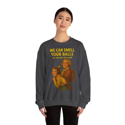 Sweatshirt – Vintage Sweatshirt – „We Can Smell Your Balls“ im Spioninnen-Stil | True Insights Design mit Humor
