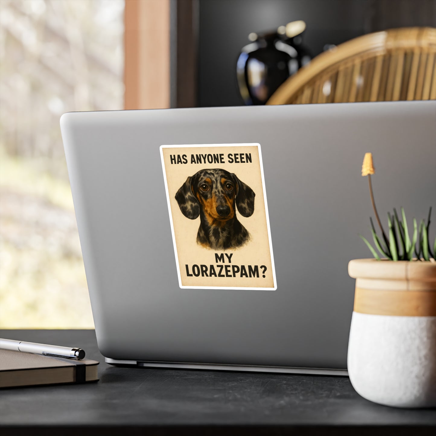 Dackel Sticker 'Has Anyone Seen My Lorazepam?' - Lustiger Vintage Hund Aufkleber für Laptop, Flasche & Notizbuch