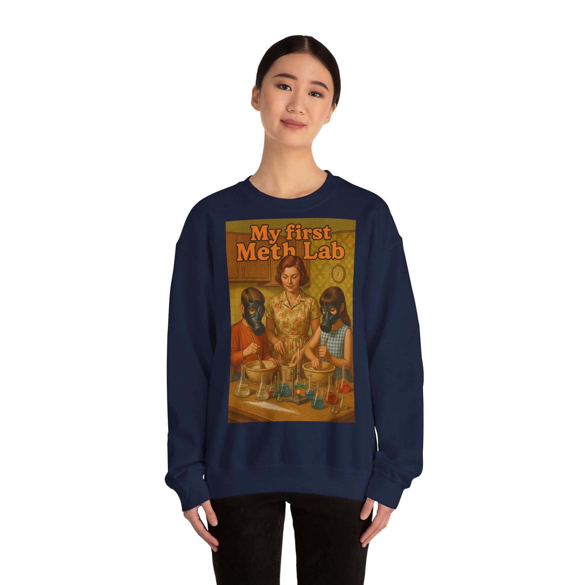 Sweatshirt – „My First Meth Lab“ Sweatshirt – Schwarzer Humor im Retro-Stil | True Insights Design mit Humor