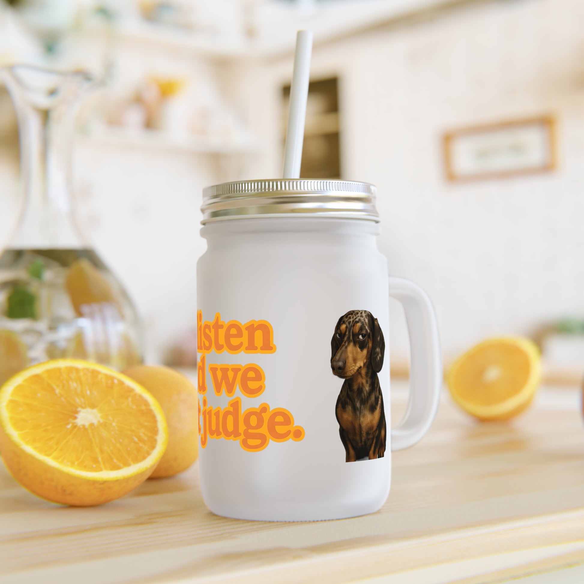 Jar Mug mit Dackel-Motiv – „We listen and we don’t judge.“ | Lustiges Henkelglas für Kaffee, Eistee & mehr – Lustiges Mug | True Insights – Bild 3