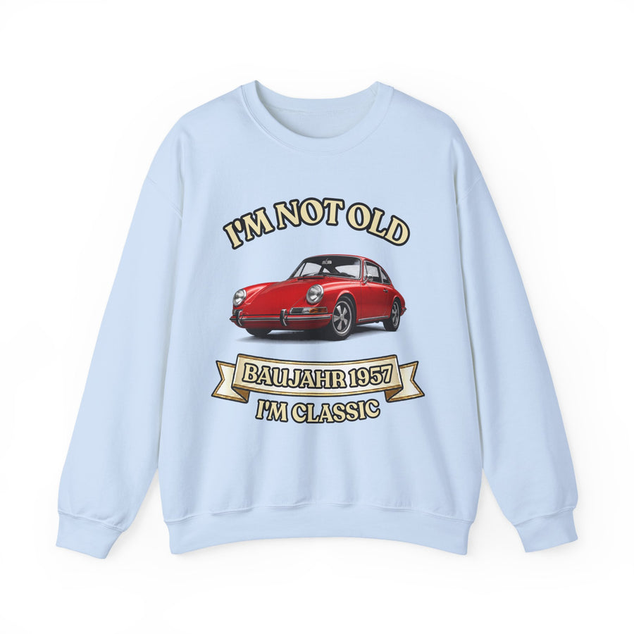 Geschenk zum 70. Geburtstag – Pullover Jahrgang 1957 mit Porsche-Motiv – Light Blue – Vorderseite