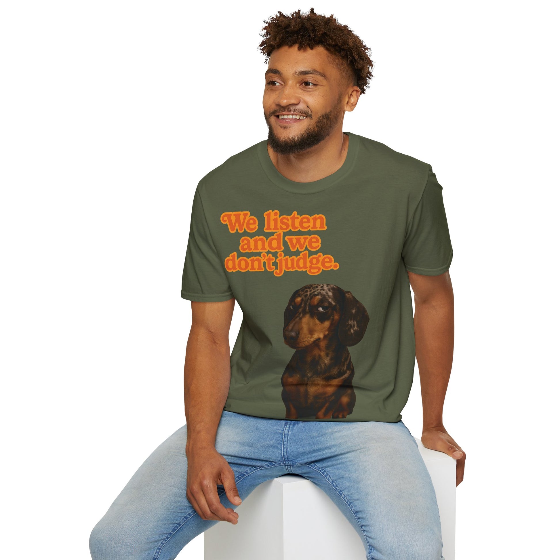 Dackel Shirt – „We listen and we don’t judge.“ | Lustiges Hunde T-Shirt