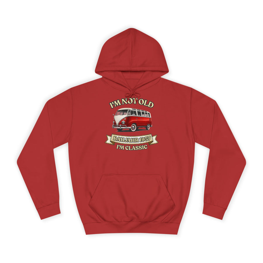 Geschenk zum 70. Geburtstag – Hoodie Jahrgang 1957 VW Bulli – Fire Red – Vorderseite
